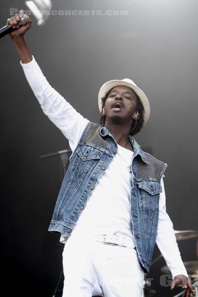 K'NAAN - 2010-08-28 - SAINT CLOUD - Domaine National - Grande Scene - 